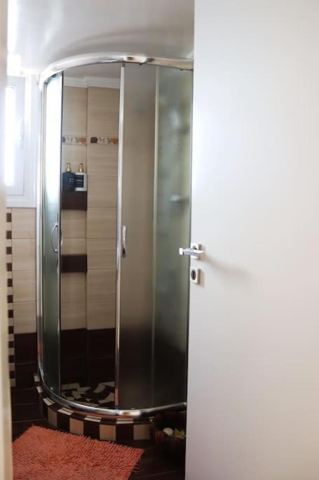 Άνετο Και Βολικό Διαμέρισμα アテネ エクステリア 写真